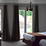 Des Lauriers Roses Hotel Bourbonne-les-Bains